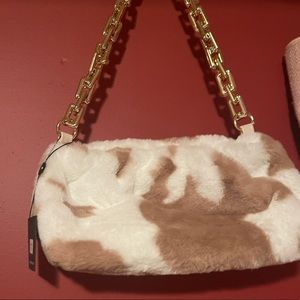 This is a rabbit mini bag very cute